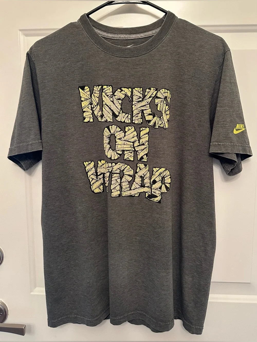 Nike Graphic T Shirt Gray Men's Medium